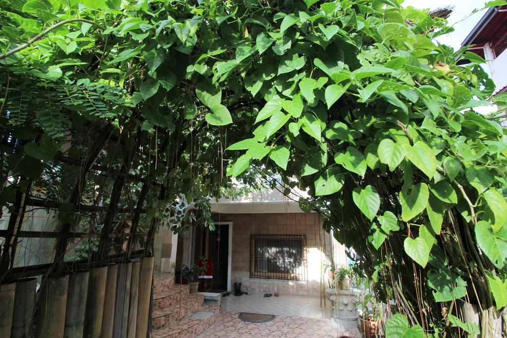 Blue Bamboo Hotel Balabag  Exterior foto